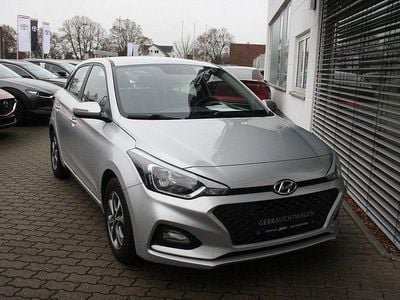 Gebraucht Hyundai i20 Trend 84 PS (61 kW) 2020 Silber Limousine