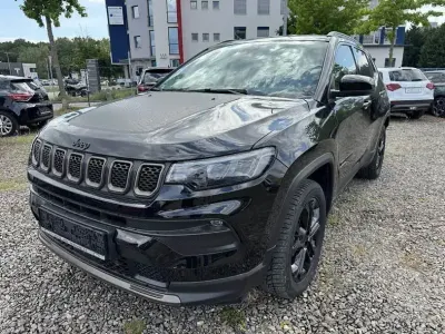 Gebraucht Jeep Compass 60 PS (44 kW) 2022 Schwarz SUV