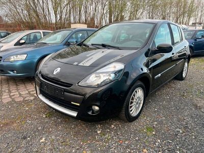 gebraucht Renault Clio 2011 1,2 Benzin