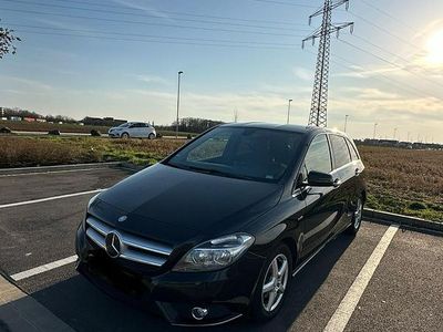 Mercedes B200
