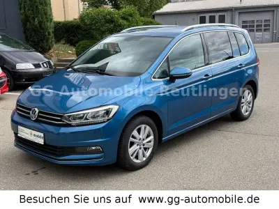 Gebraucht VW Touran Highline 150 PS (110 kW) 2019 Blau Van / Kleinbus