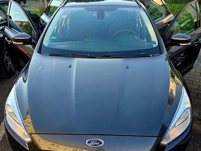 Gebraucht Ford Focus 125 PS (91 kW) 2016 Andere farben Limousine