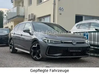 Usata VW Passat R-line 150 CV (110 kW) 2025 Grigio Station wagon