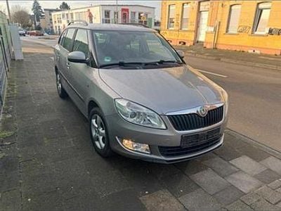 Gebraucht Skoda Fabia Family 86 PS (63 kW) 2012 Gelb Kombi
