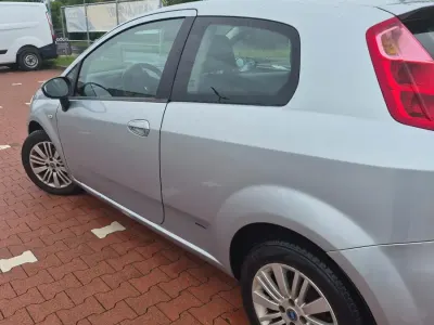 Gebraucht Fiat Grande Punto Dynamic 77 PS (56 kW) 2007 Silber Kleinwagen