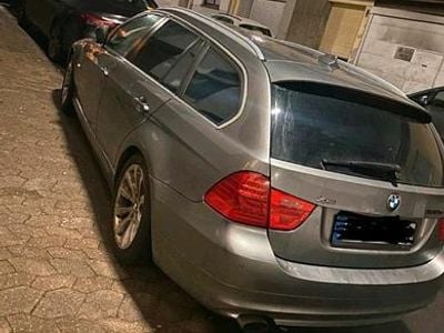 Gebraucht BMW 320 185 PS (136 kW) 2010 Grau Kombi