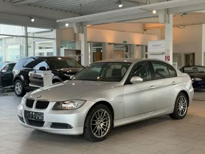 Gebraucht BMW 318 129 PS (94 kW) 2006 Silber Limousine
