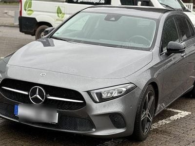 Grau Gebraucht 2022 Mercedes A250 Progressive Kleinwagen | 27.600 € (Guter Preis)