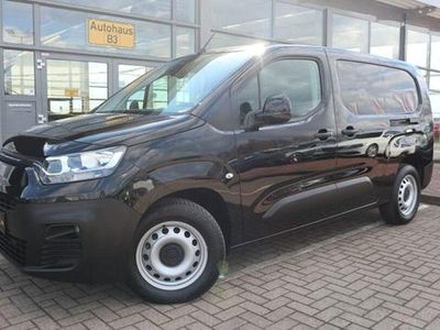 Second-hand Fiat Doblò 131 CP (96 kW) 2023 Negru Monovolum