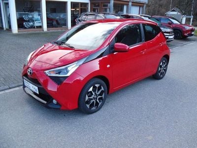 Usata Toyota Aygo X-play 72 CV (52 kW) 2021 Rosso Utilitaria