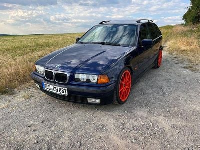 Second-hand BMW 323 Sport Line 170 CP (125 kW) 1997 Albastru Break