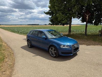 Używany Audi A3 Attraction 125 KM (91 kW) 2010 Niebieski Hatchback