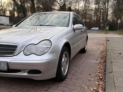 Gebraucht Mercedes C200 122 PS (89 kW) 2003 Silber Limousine