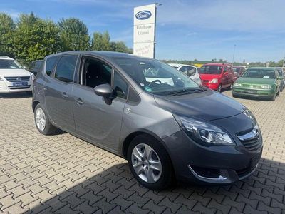 Usado Opel Meriva drive 140 HP (102 kW) 2016 Cinzento Monovolume