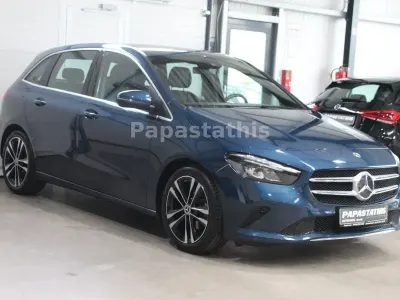 Gebraucht Mercedes B180 AMG Edition 1 136 PS (100 kW) 2019 Blau Van / Kleinbus