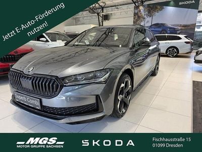 Graphitegrau metallic Neu 2025 Skoda Superb SportLine Kombi | 54.270 € (Fairer Preis)