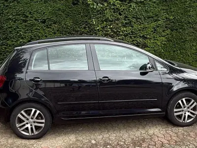 Gebraucht VW Golf Plus Cross Comfortline 122 PS (89 kW) 2009 Schwarz Van / Kleinbus