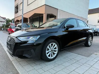 Używany Audi A3 Basis 116 KM (85 kW) 2023 Czarny Sedan/Limuzyna