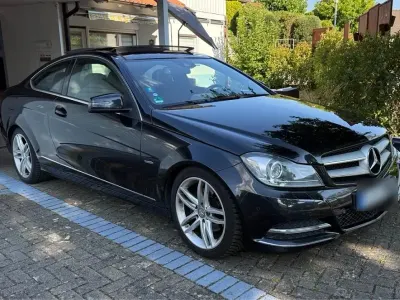 Gebraucht Mercedes C220 170 PS (125 kW) 2011 Schwarz Coupé