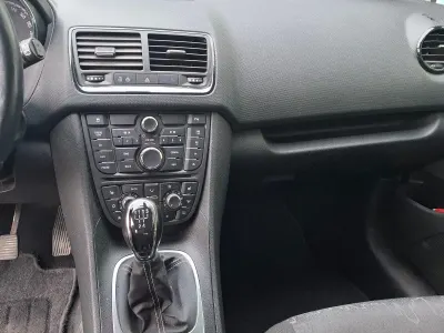 Begagnad Opel Meriva 120 HK (88 kW) 2014 Grå Minibuss