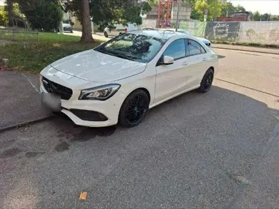 Gebraucht Mercedes CLA180 122 PS (89 kW) 2016 Weiß Limousine