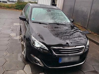 Schwarz Gebraucht 2016 Peugeot 308 Kombi | 11.000 € (Etwas zu teuer)