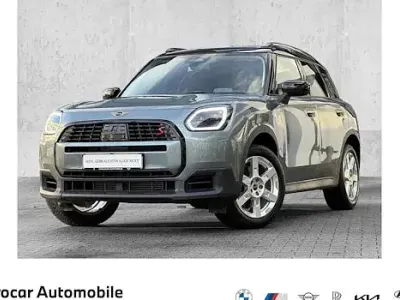 Usado Mini Countryman Classic 218 HP (160 kW) 2024 Verde SUV