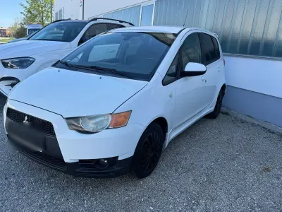 Usata Mitsubishi Colt 95 CV (69 kW) 2010 Bianco Utilitaria