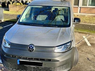 Gebraucht VW Caddy Maxi 114 PS (83 kW) 2023 Grau Van / Kleinbus