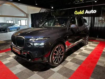Gebraucht BMW X7 M Sport 352 PS (258 kW) 2025 Schwarz SUV