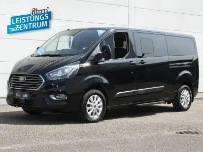 Gebraucht Ford Tourneo Custom Trend 131 PS (96 kW) 2018 Schwarz metallic Van