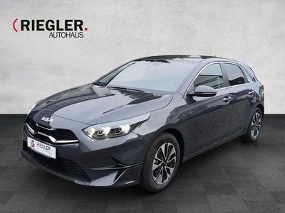 Neu Kia Ceed 140 PS (102 kW) 2025 Grau Kleinwagen