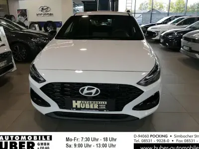 Gebraucht Hyundai i30 Advantage 150 PS (110 kW) 2024 Weiß metallic Limousine