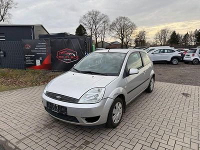 Gebraucht Ford Fiesta Ambiente 60 PS (44 kW) 2005 Silber Kleinwagen