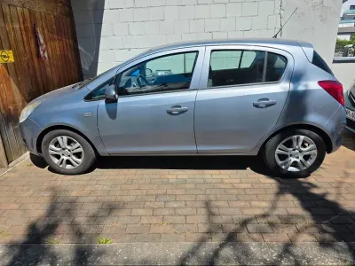 Gebraucht Opel Corsa Selection 69 PS (50 kW) 2010 Silber Kleinwagen