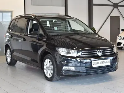 Gebraucht VW Touran Comfortline 150 PS (110 kW) 2017 Schwarz Van / Kleinbus