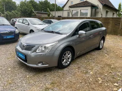 Gebraucht Toyota Avensis Edition 147 PS (108 kW) 2010 Silber Kombi