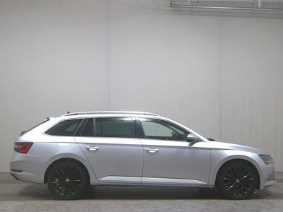 Usata Skoda Superb LAURIN & KLEMENT 190 CV (139 kW) 2017 Argento Station wagon