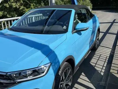 Gebraucht VW T-Roc Cabriolet 150 PS (110 kW) 2022 Blau Cabrio
