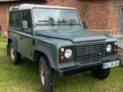 Gebraucht Land Rover Defender 122 PS (89 kW) 2012 Grün Kombi
