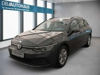 Begagnad VW Golf VIII Life 110 HK (80 kW) 2023 Grå Kombi