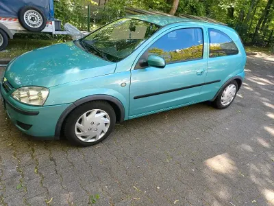 Usata Opel Corsa 75 CV (55 kW) 2004 Verde Utilitaria
