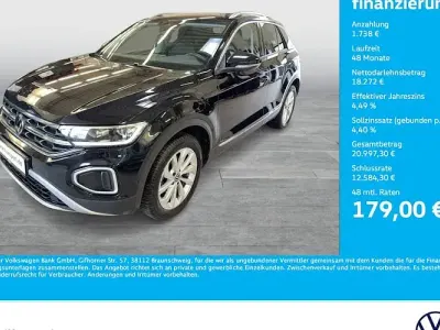 Second-hand VW T-Roc Style 110 CP (80 kW) 2023 Negru SUV