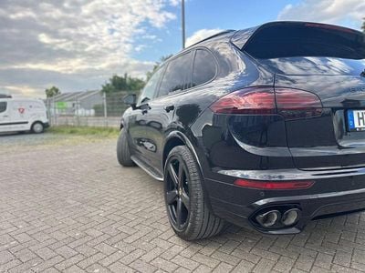 Schwarz Gebraucht 2016 Porsche Cayenne Black Edition SUV | 35.999 € (Etwas zu teuer)