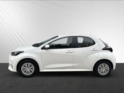Weiß Gebraucht 2022 Toyota Yaris Comfort Limousine | 12.800 € (Guter Preis)