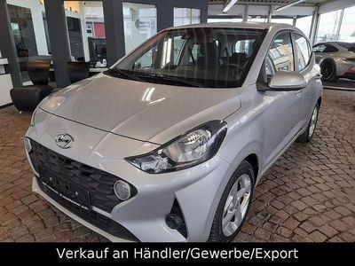 Gebraucht Hyundai i10 Trend 84 PS (61 kW) 2023 Silber Kleinwagen