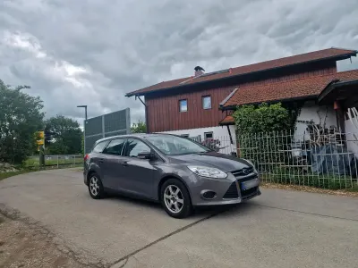 Używany Ford Focus 101 KM (74 kW) 2014 Brązowy Kombi