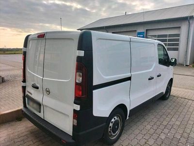 Gebraucht Opel Vivaro 95 PS (69 kW) 2017 Weiß Van / Kleinbus