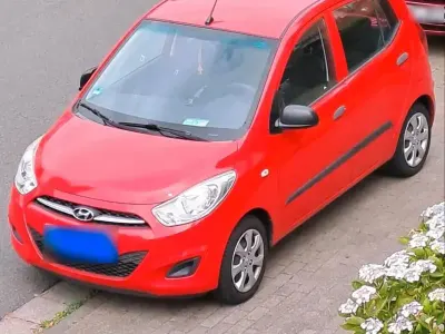 Gebraucht Hyundai i10 69 PS (50 kW) 2012 Rot Kleinwagen