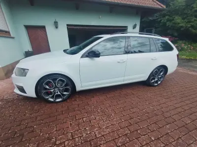 Gebraucht Skoda Octavia RS 184 PS (135 kW) 2017 Weiß Kombi